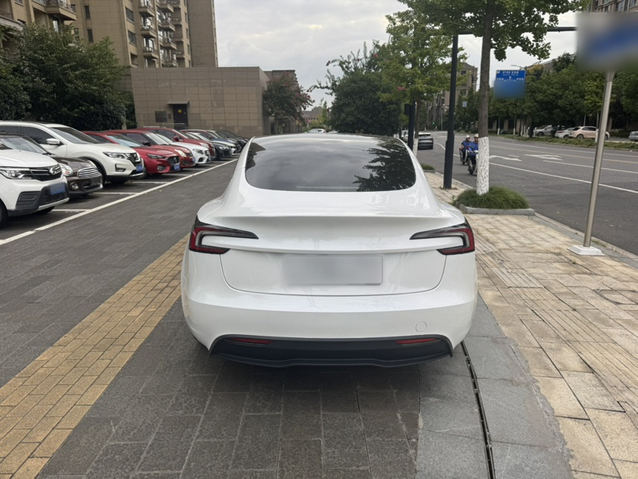 Model 3 2023 RWD photo 4