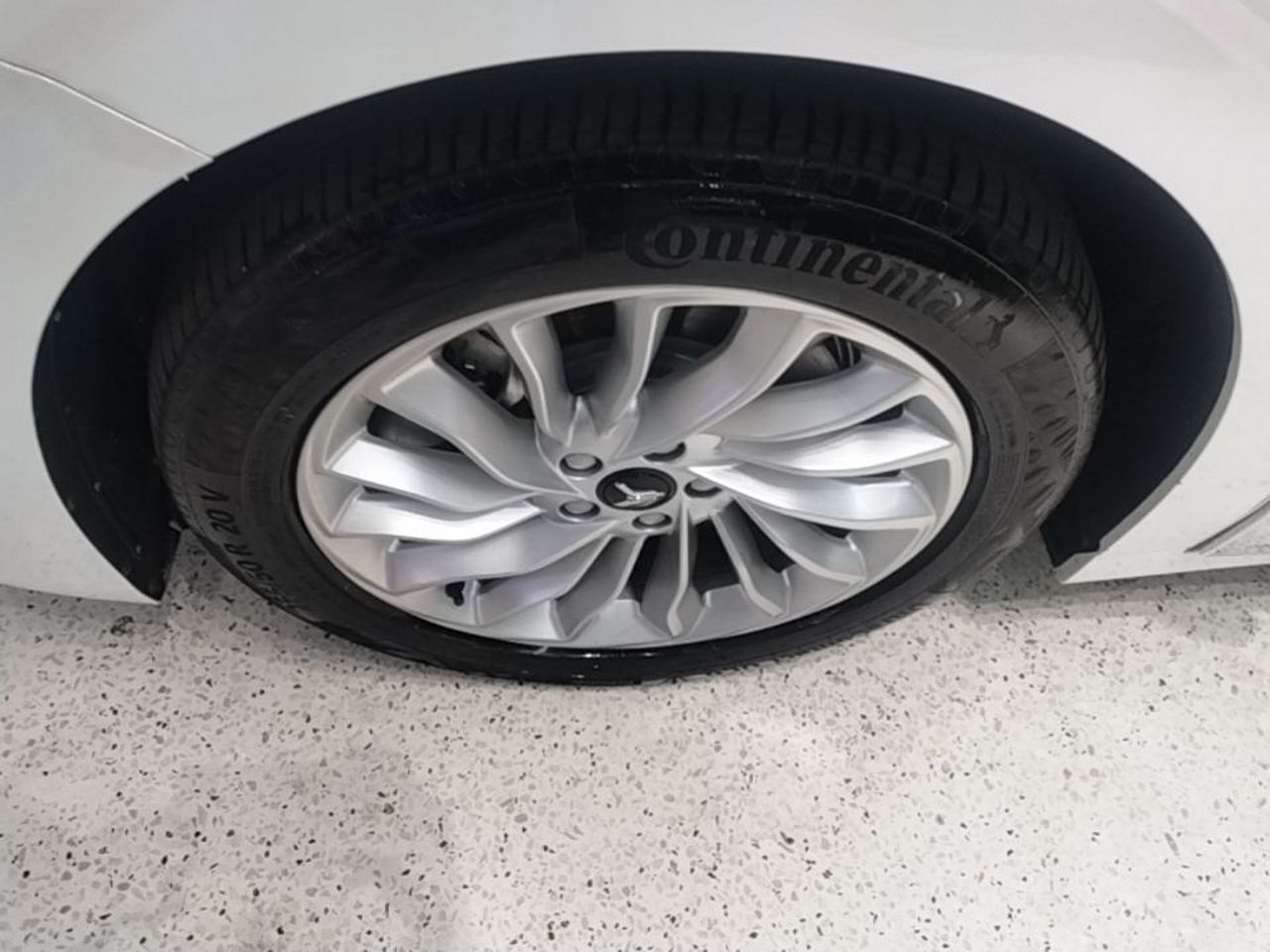 Voyah Dreamer 2024 PHEV Extended Range Premium photo 3