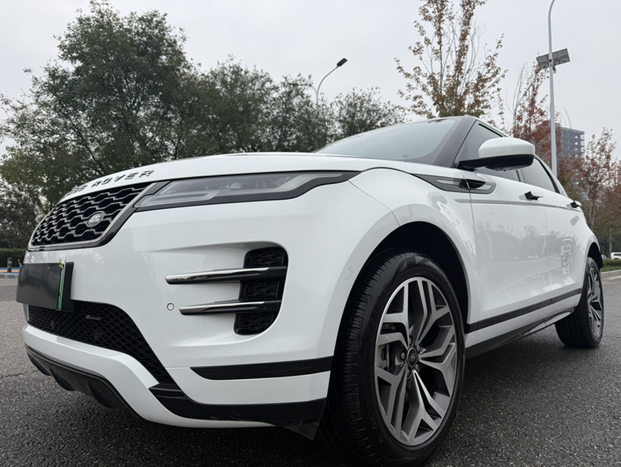Range Rover Evoque EV 2022 Evoque L P300e photo 2