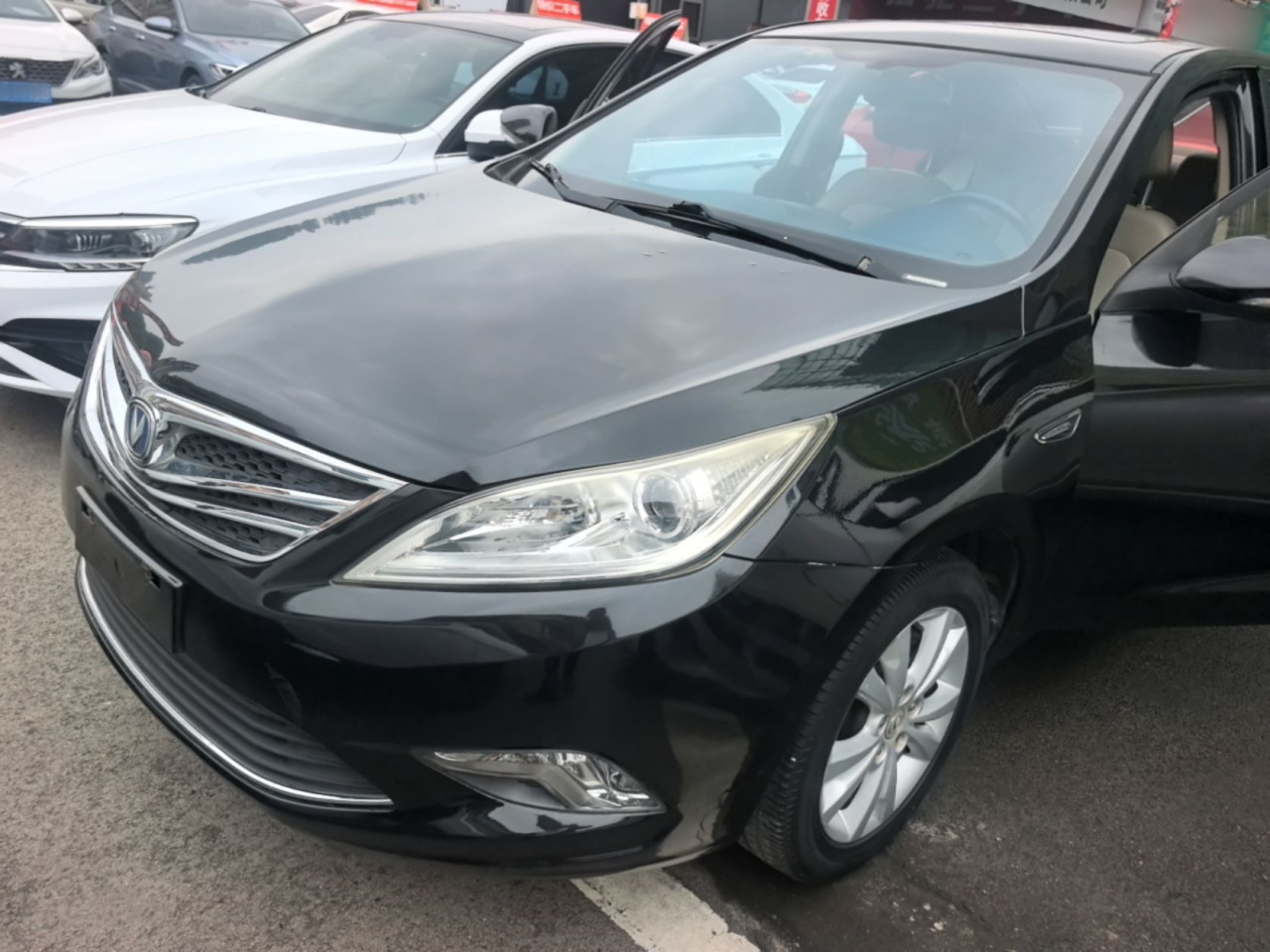 Eado 2014 1.6L AT Luxury