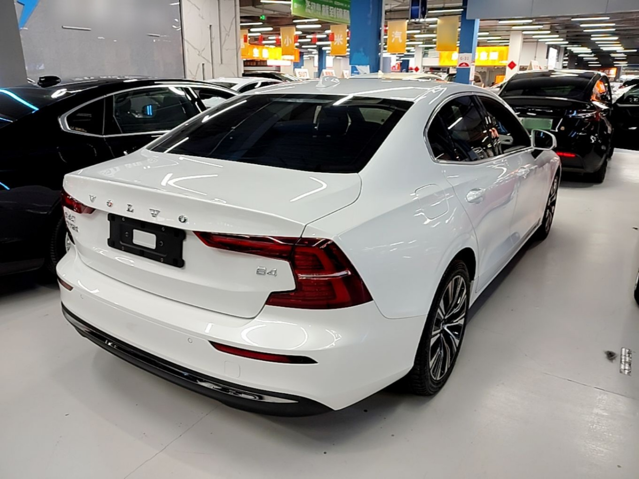 S60 2024 B4 Luxury photo 4