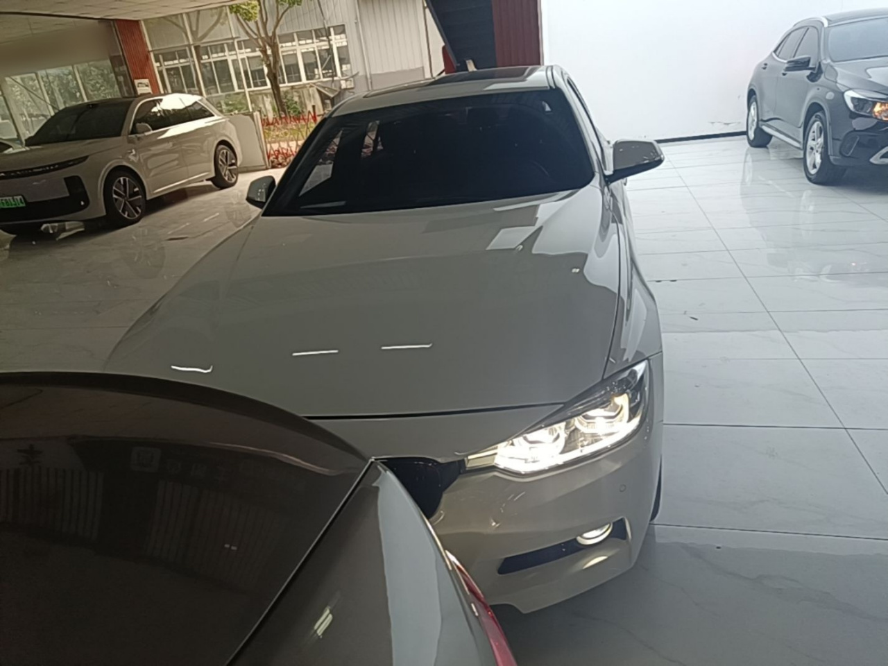 3 Series 2018 320i M Sport Package photo 2