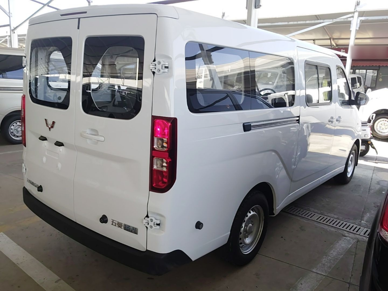 Wuling 2026 440km Bus Comfort 6-Seater photo 4
