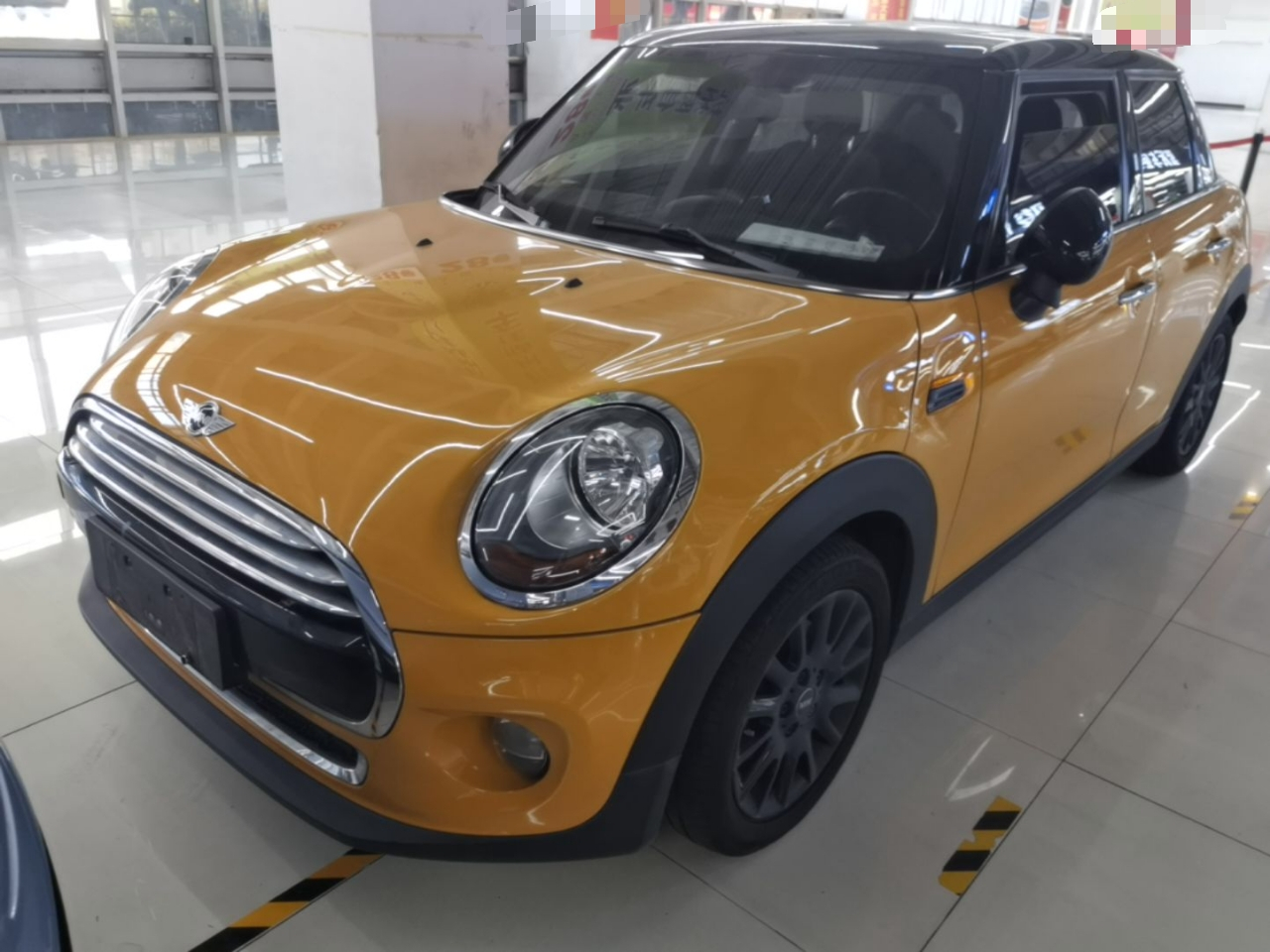 2016 1.5T COOPER 5-Door