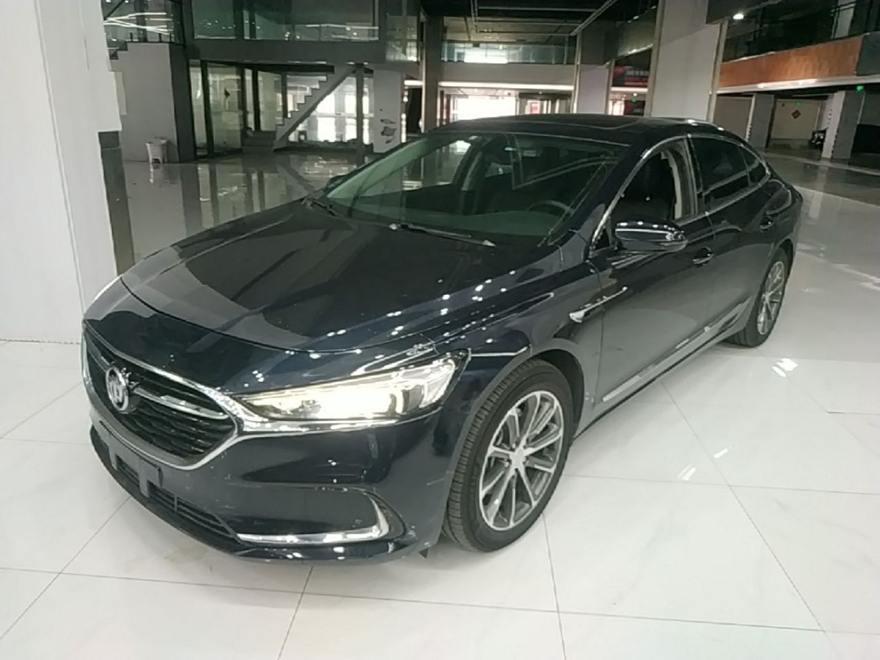 LaCrosse 2022 652T Luxury