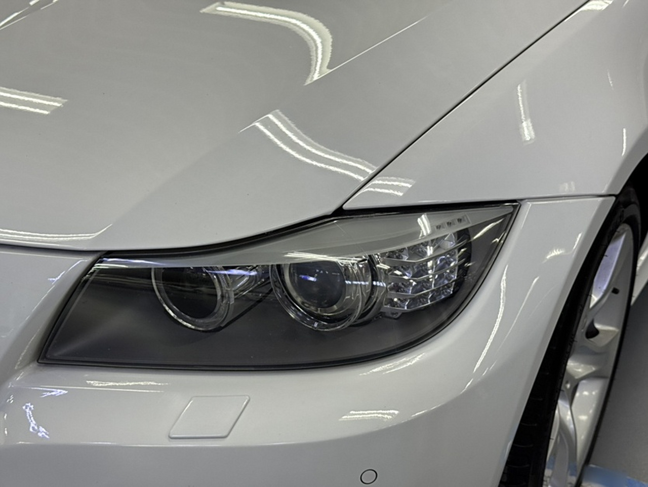 3 Series 2012 325i Luxury photo 3