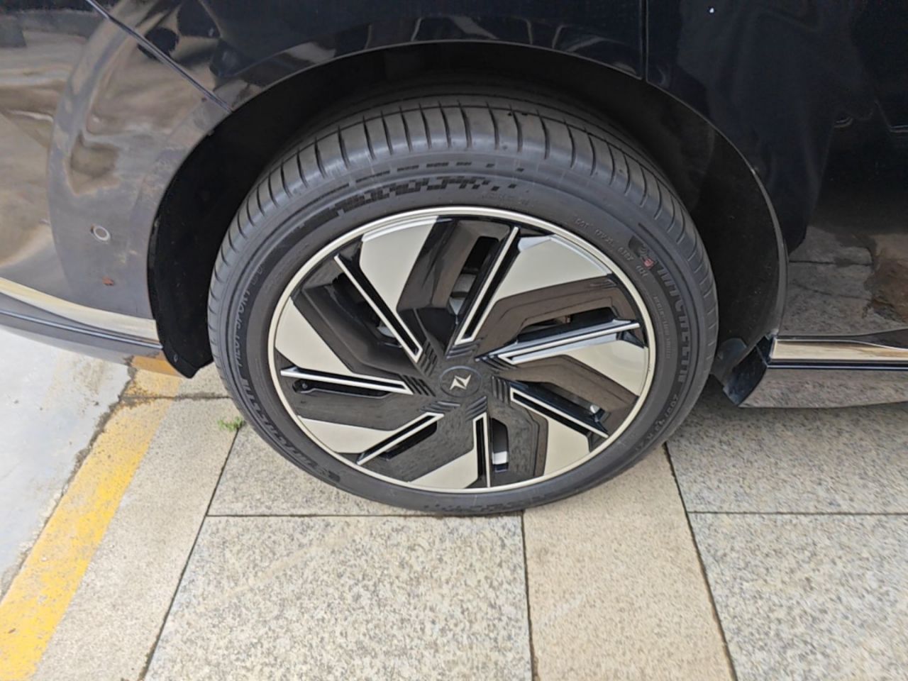 Yipai eπ008 2025 636Ultra ADAS 5-Seater photo 3
