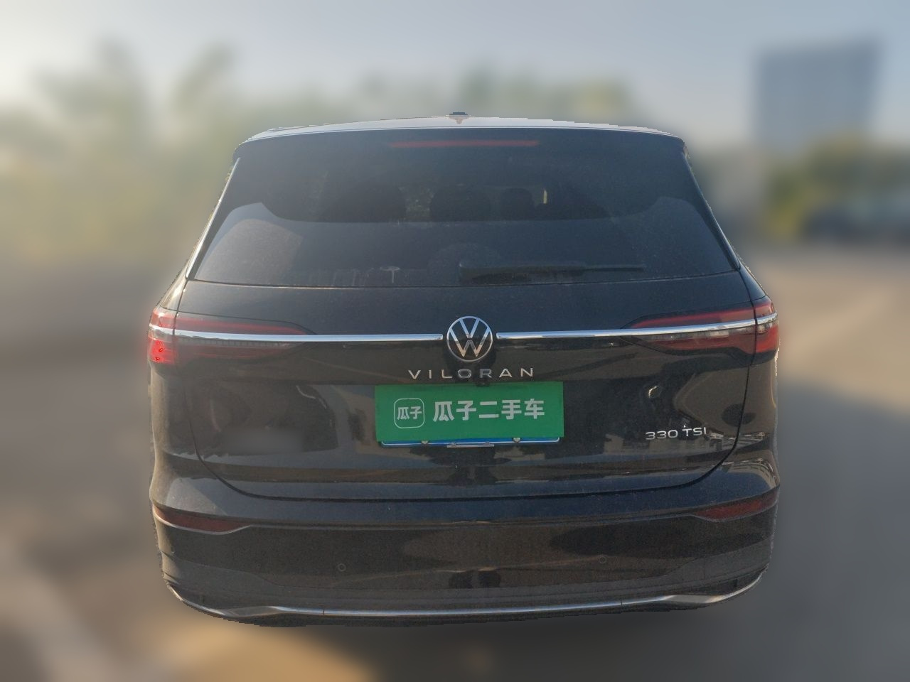 2023 330TSI Luxury photo 5
