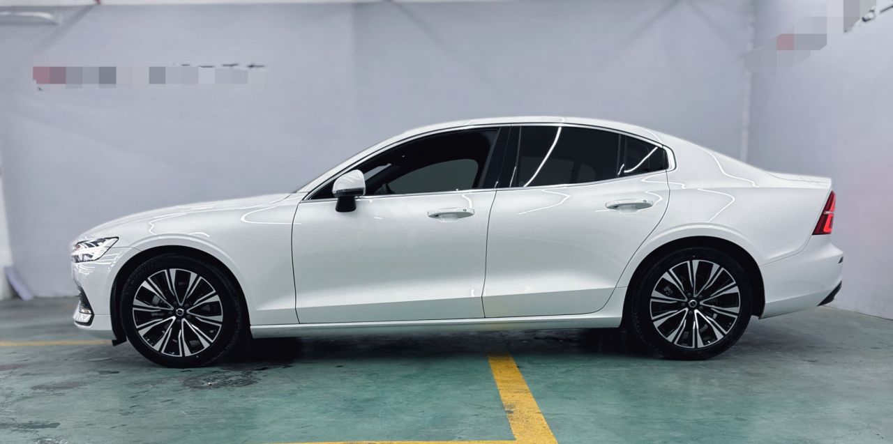 S60 2024 B4 Luxury photo 4