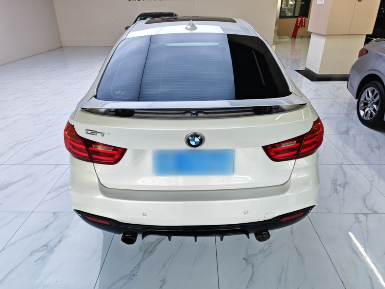 3 SeriesGT 2014 320i Leading photo 5