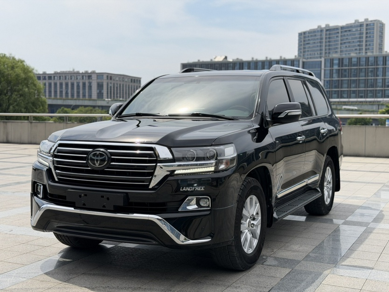 Land Cruiser Parallel Import