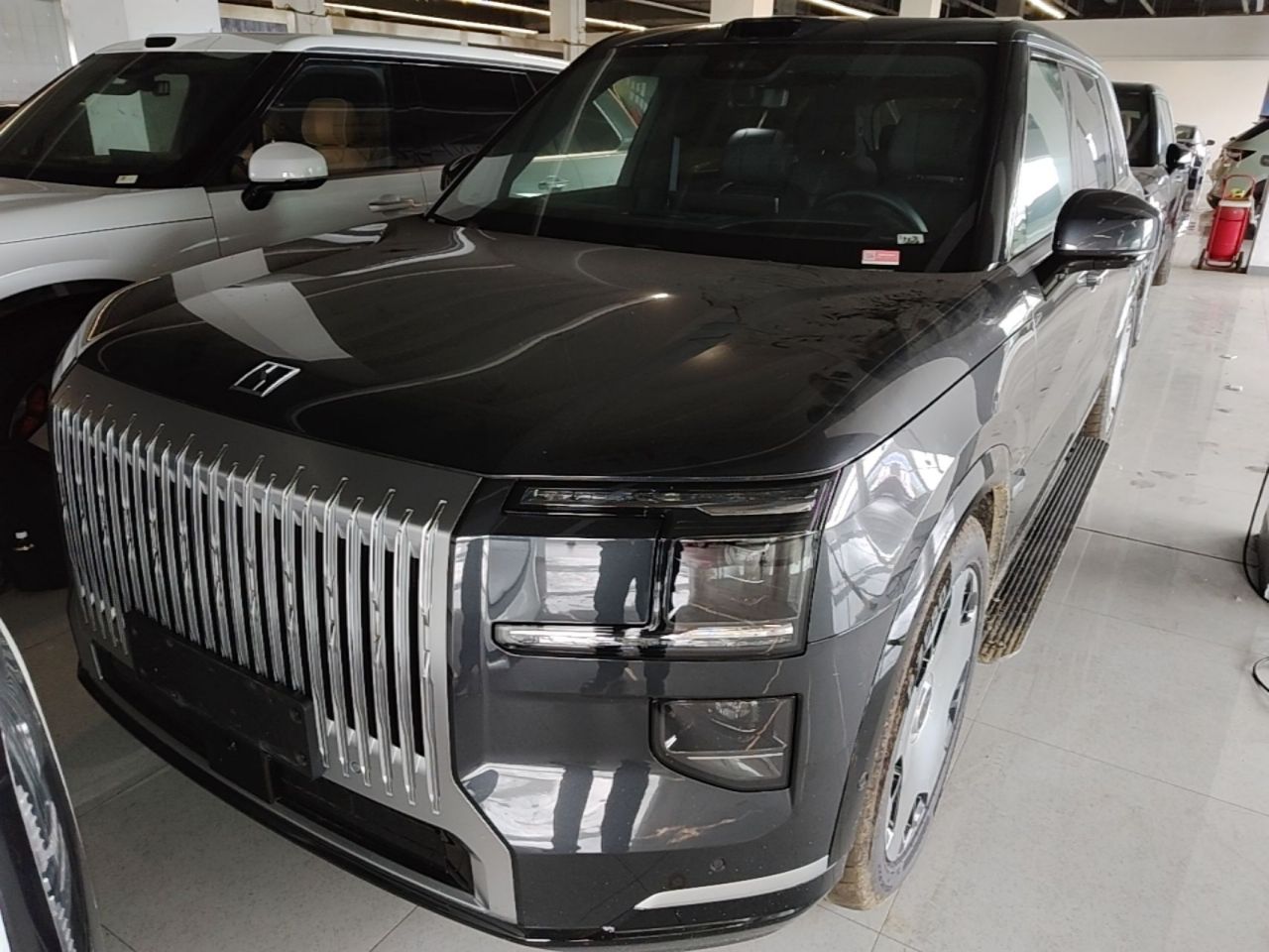 9X 2025 Ultra 70kWh 6-Seater photo 2