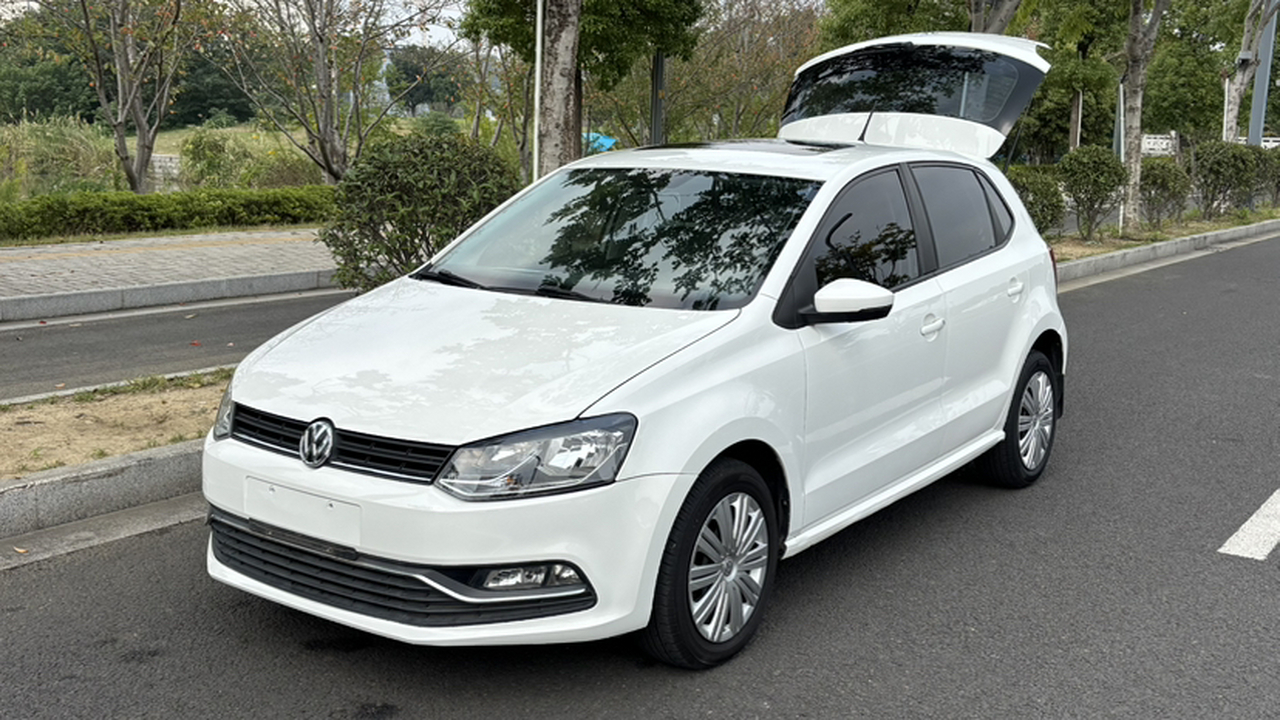 Polo 2016 1.6L AT Comfort