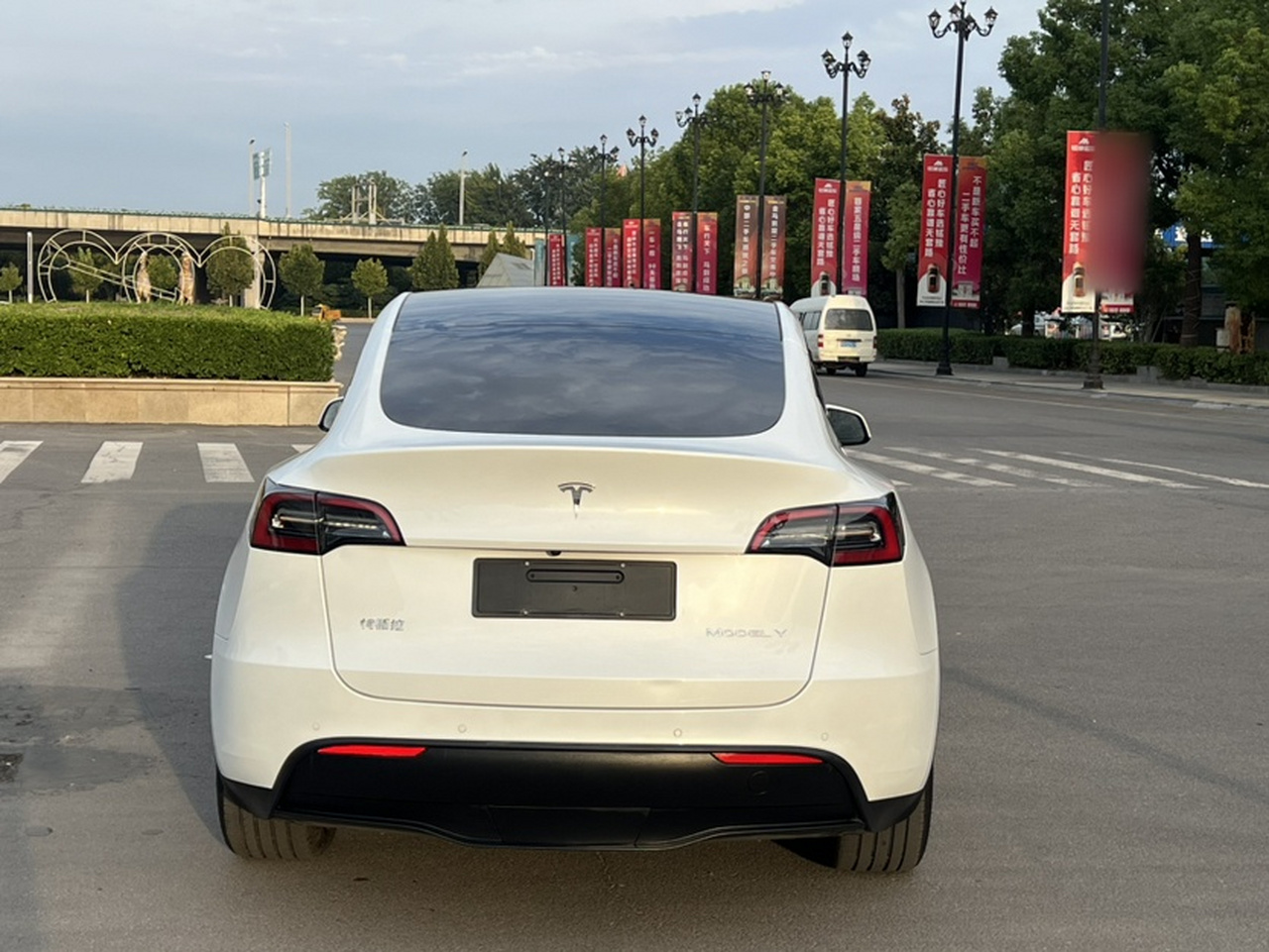 Model Y 2021 Long Range AWD photo 4