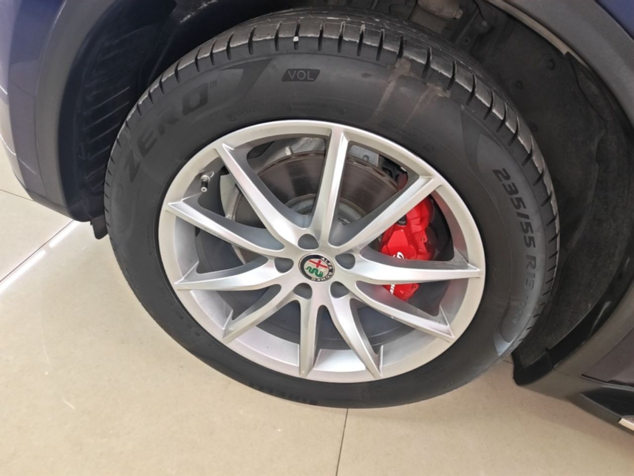 Alfa Romeo Stelvio 2017 2.0T 280HP Luxury photo 2
