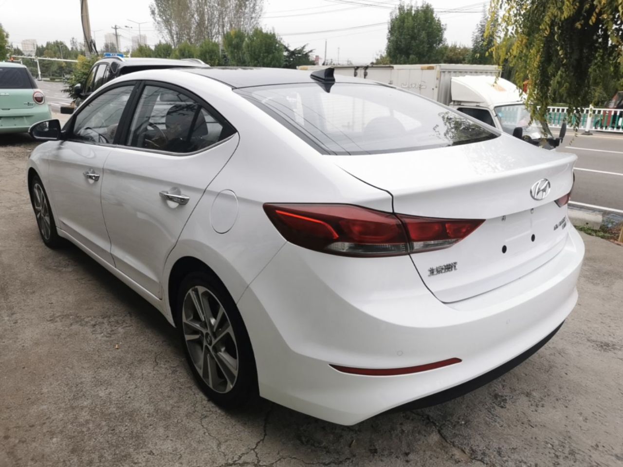 Elantra 2016 1.6L AT Smart Elite photo 4