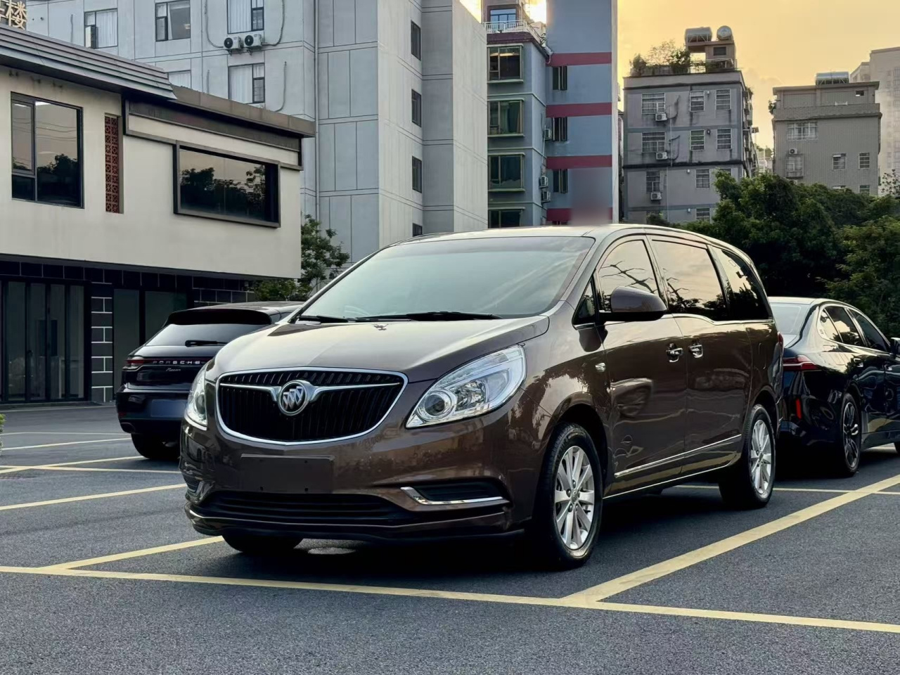 GL8 2018 28T Luxury China VI photo 2
