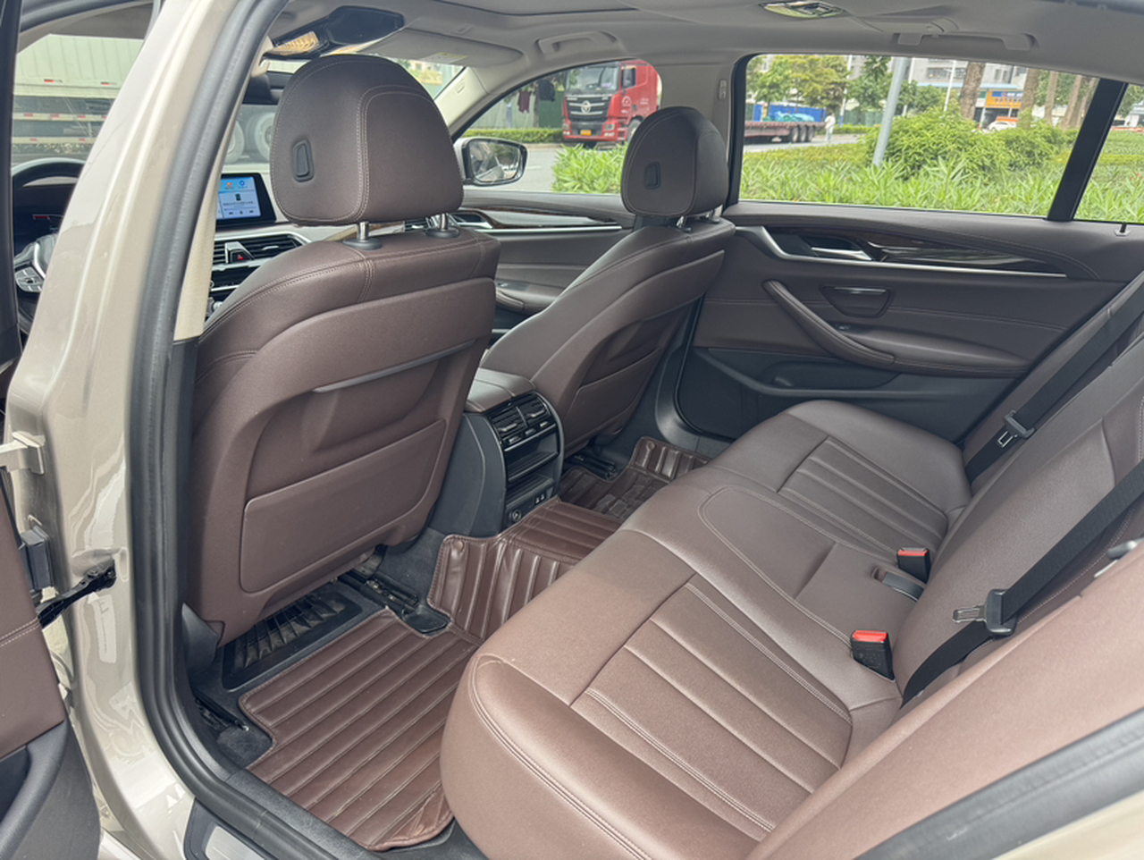5 Series 2020 525Li Luxury photo 4