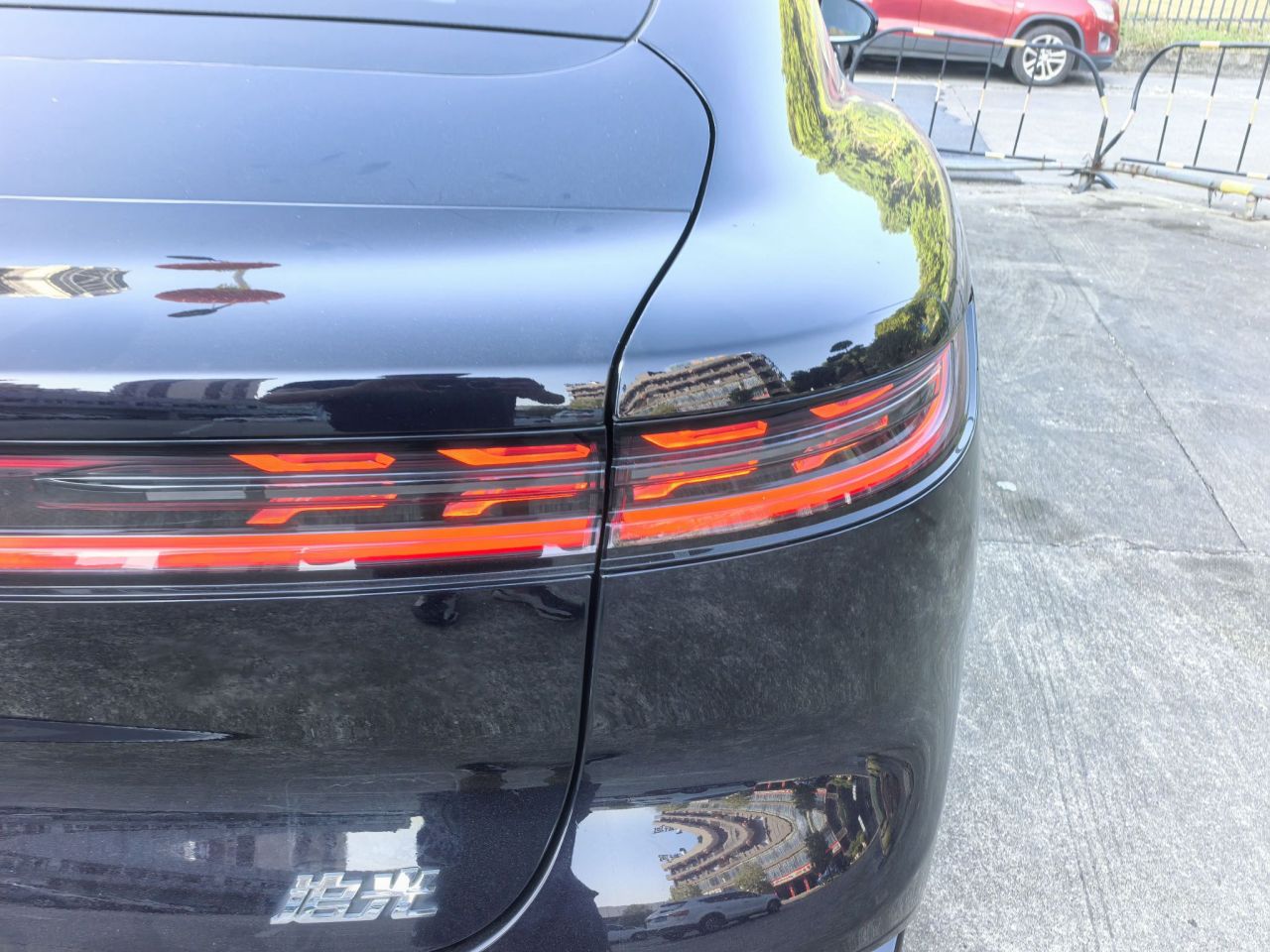Voyah Passion 2024 PHEV AWD Extended Range Flagship photo 4