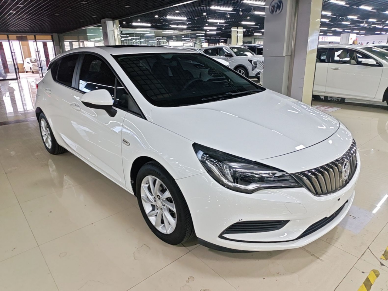 Verano 2016 Hatchback 15S AT Progressive photo 3