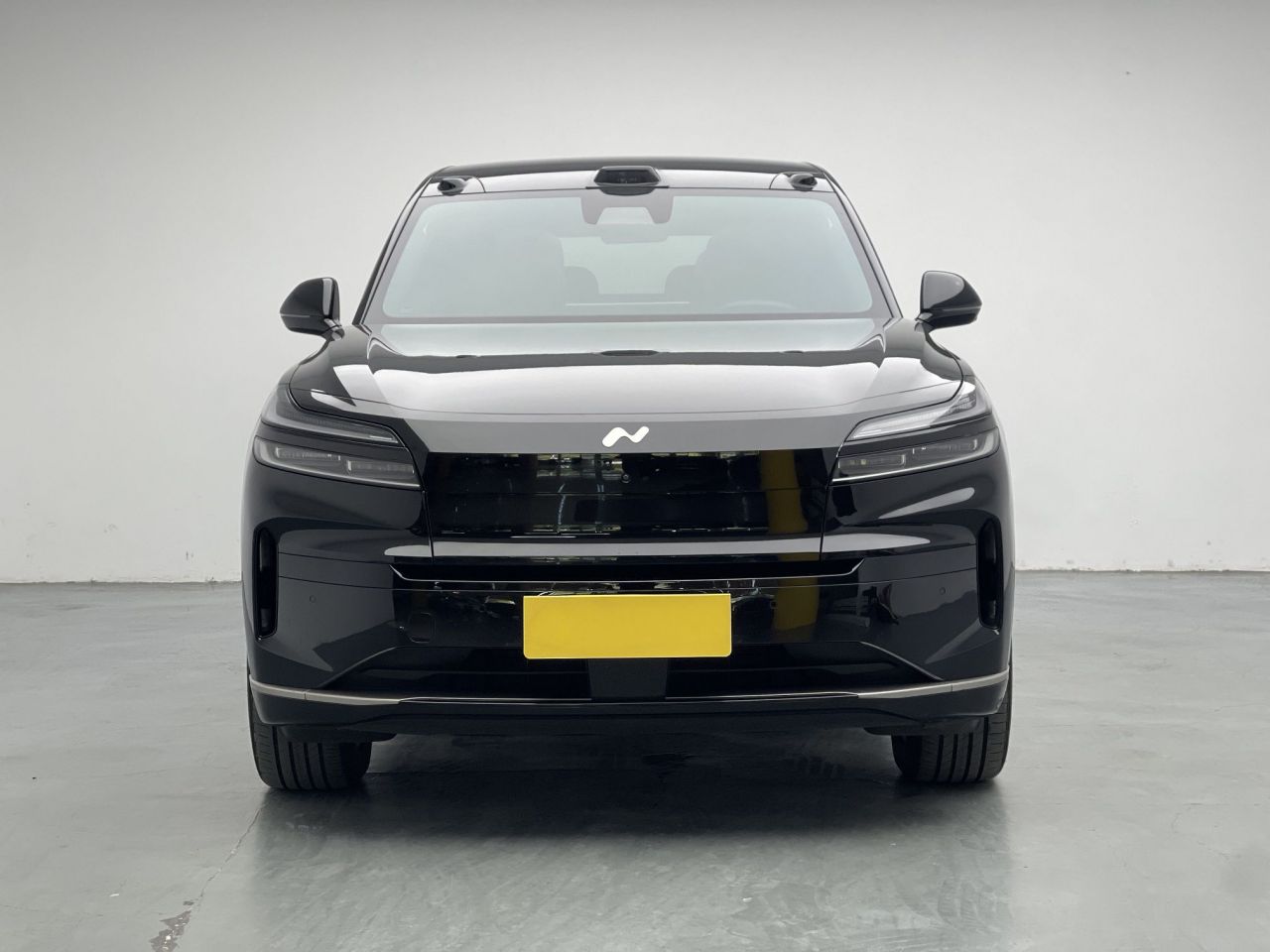 L90 2025 Ultra 6-Seater 85 photo 2