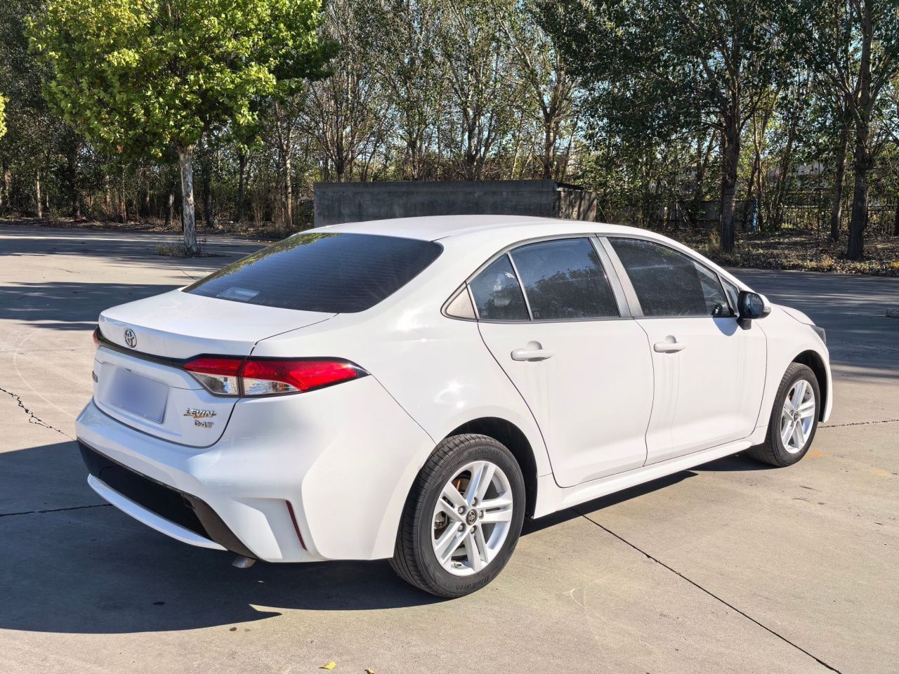 Levin 2022 185T CVT Luxury photo 4