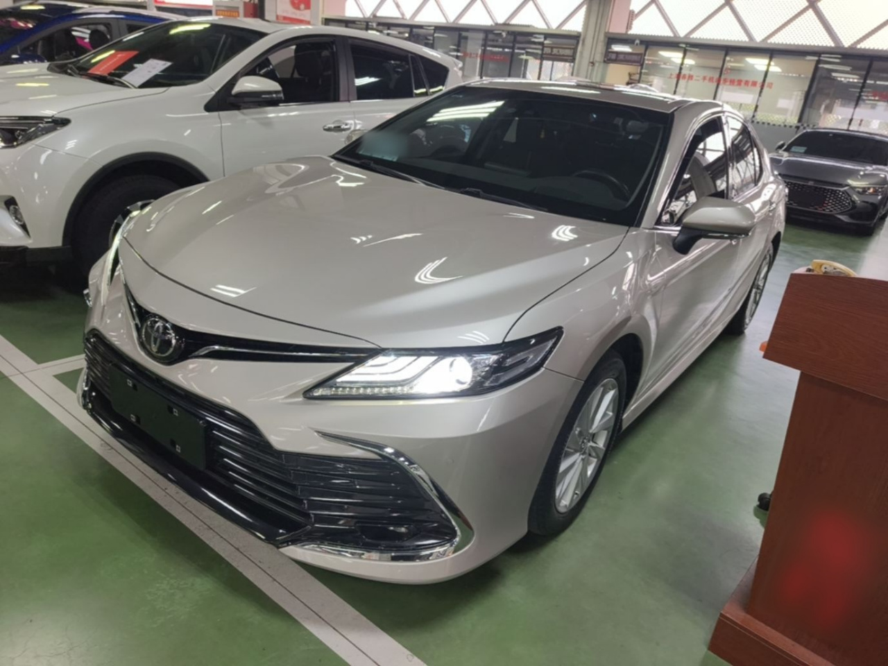 Camry 2021 2.0G Luxury