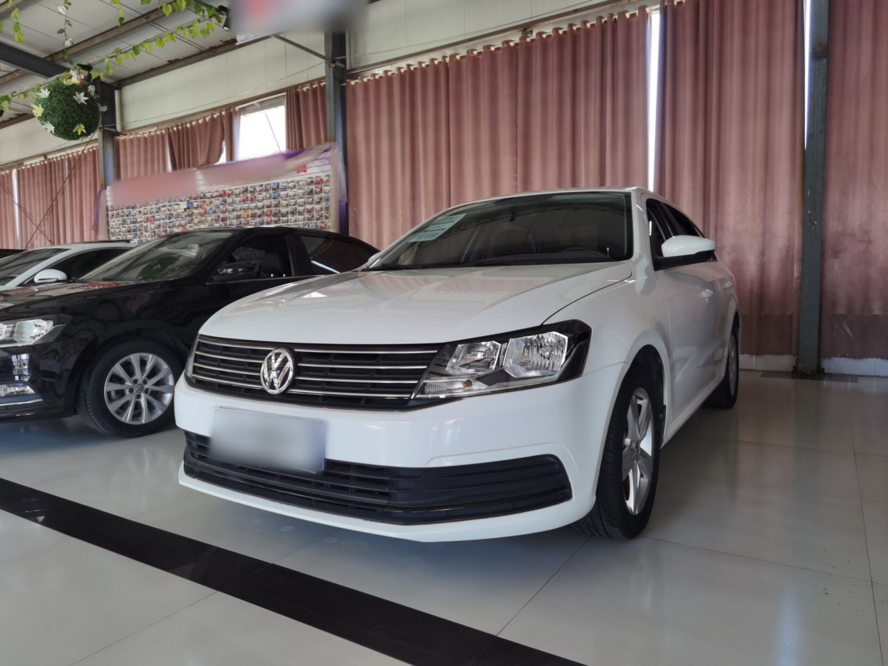 Lavida 2017 1.6L AT photo 3