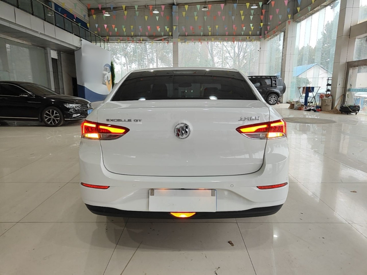 Excelle 2021 Facelift Classic 1.5L AT Elite photo 5