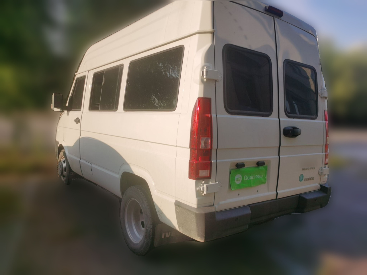 IVECO Daily 2021 2.5T A35 M1 Bus 5-9-Seater Short Wheelbase photo 4