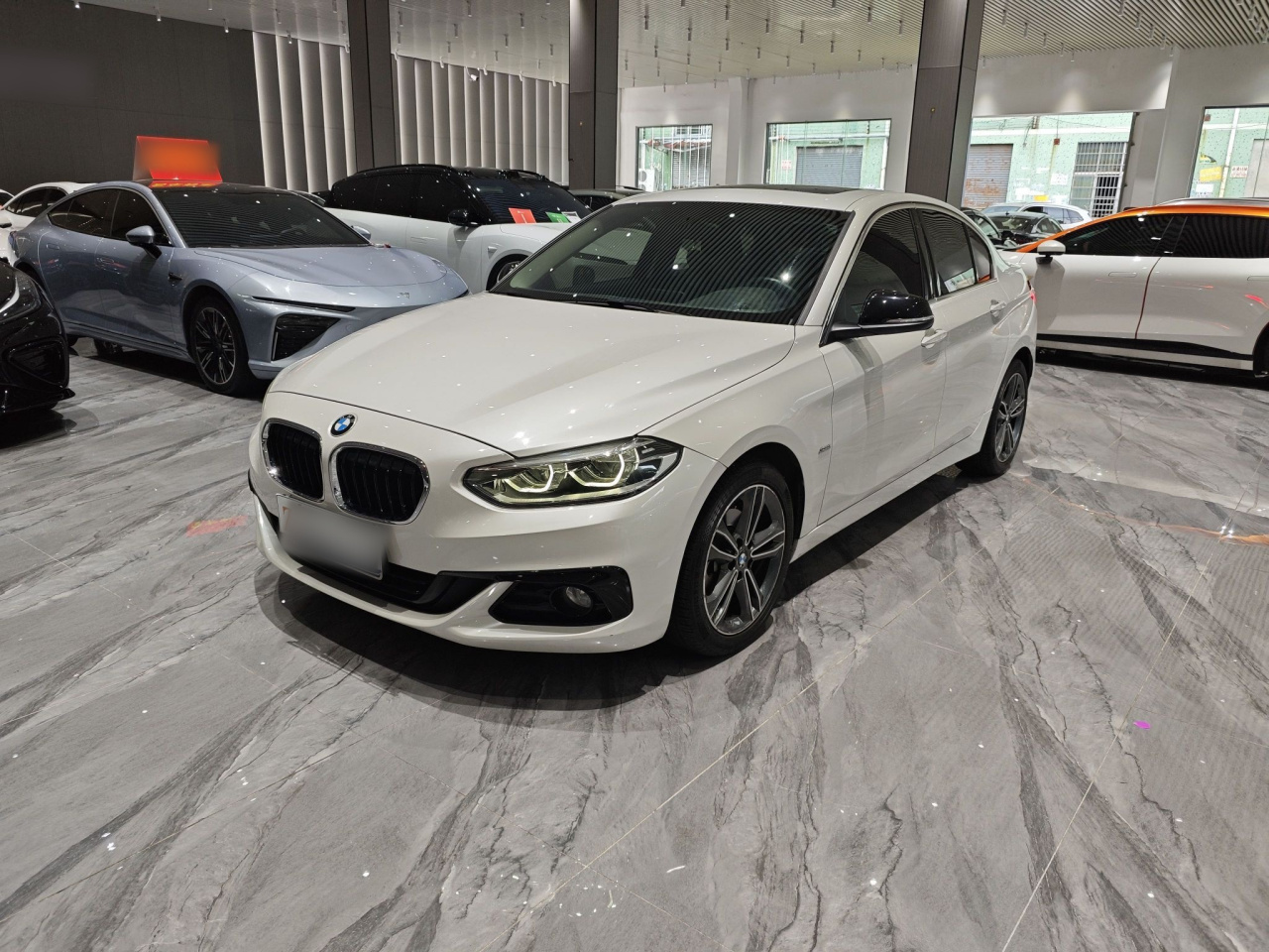 1 Series 2017 118i Sport photo 2