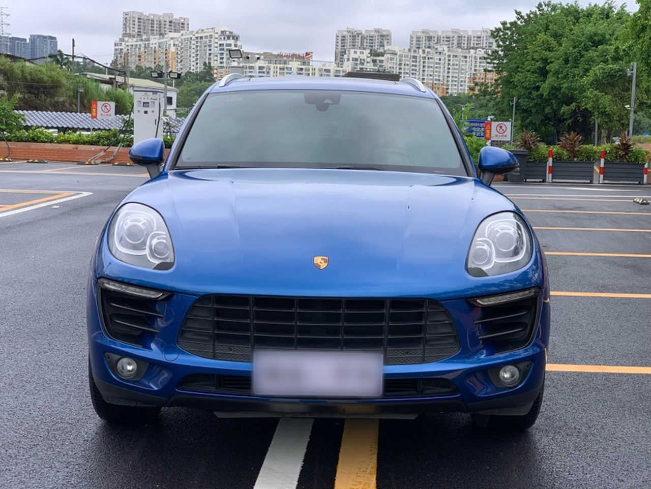 2017 Macan 2.0T photo 2