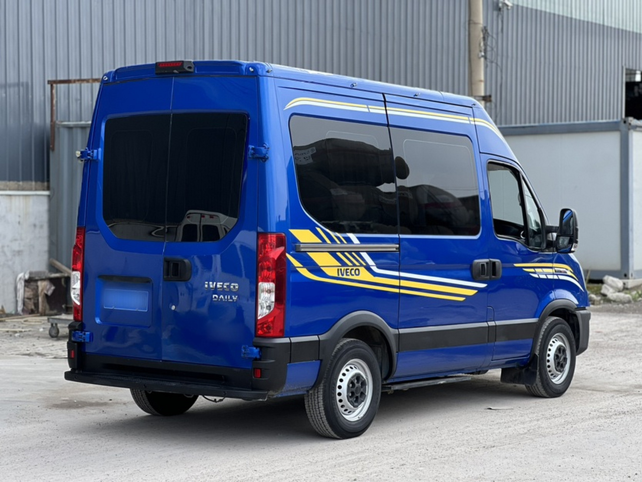 IVECO 2021 3.0T AT Chery Short Wheelbase High Roof F1C photo 3