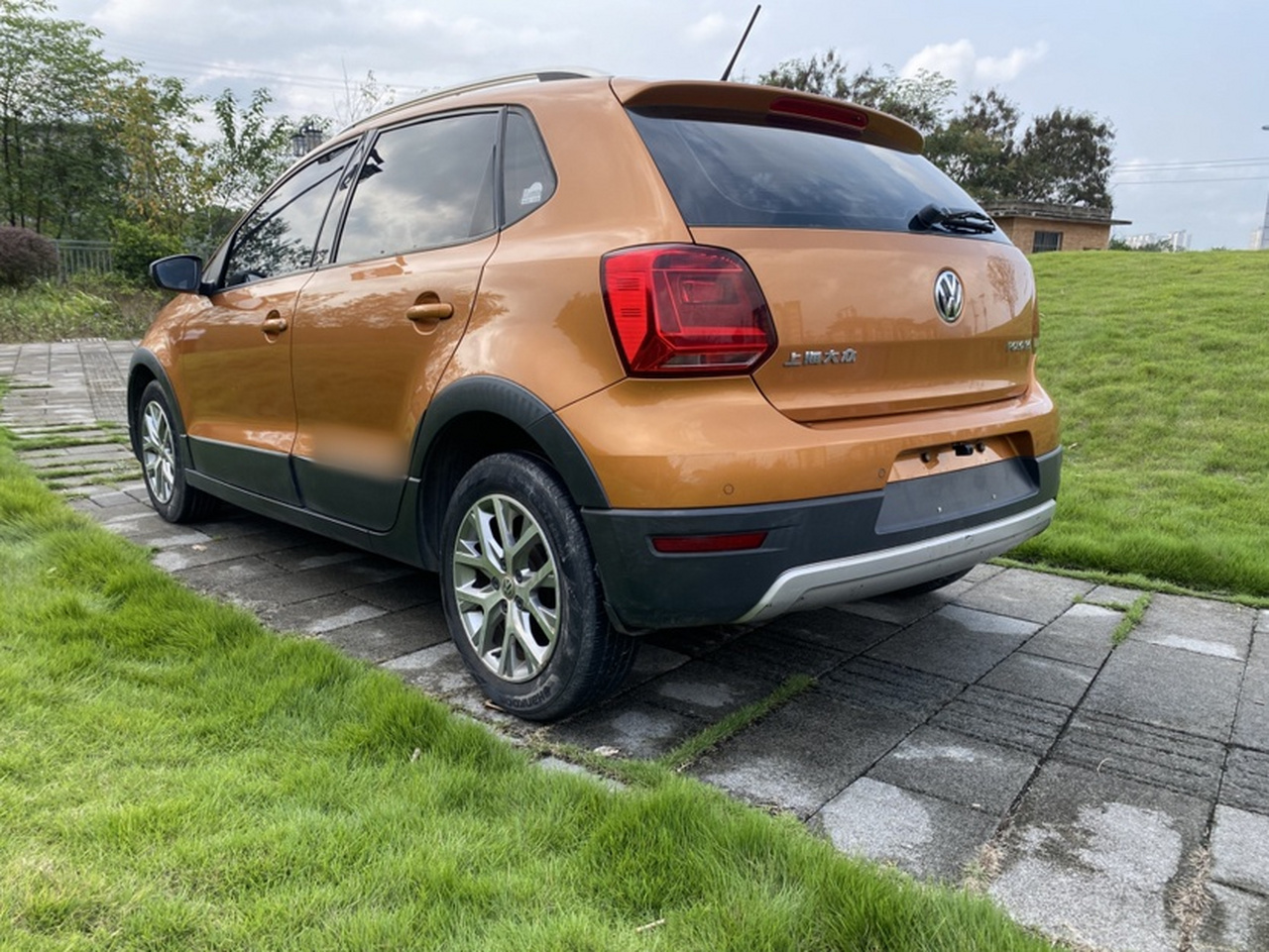 2014 1.6L Cross Polo AT photo 4