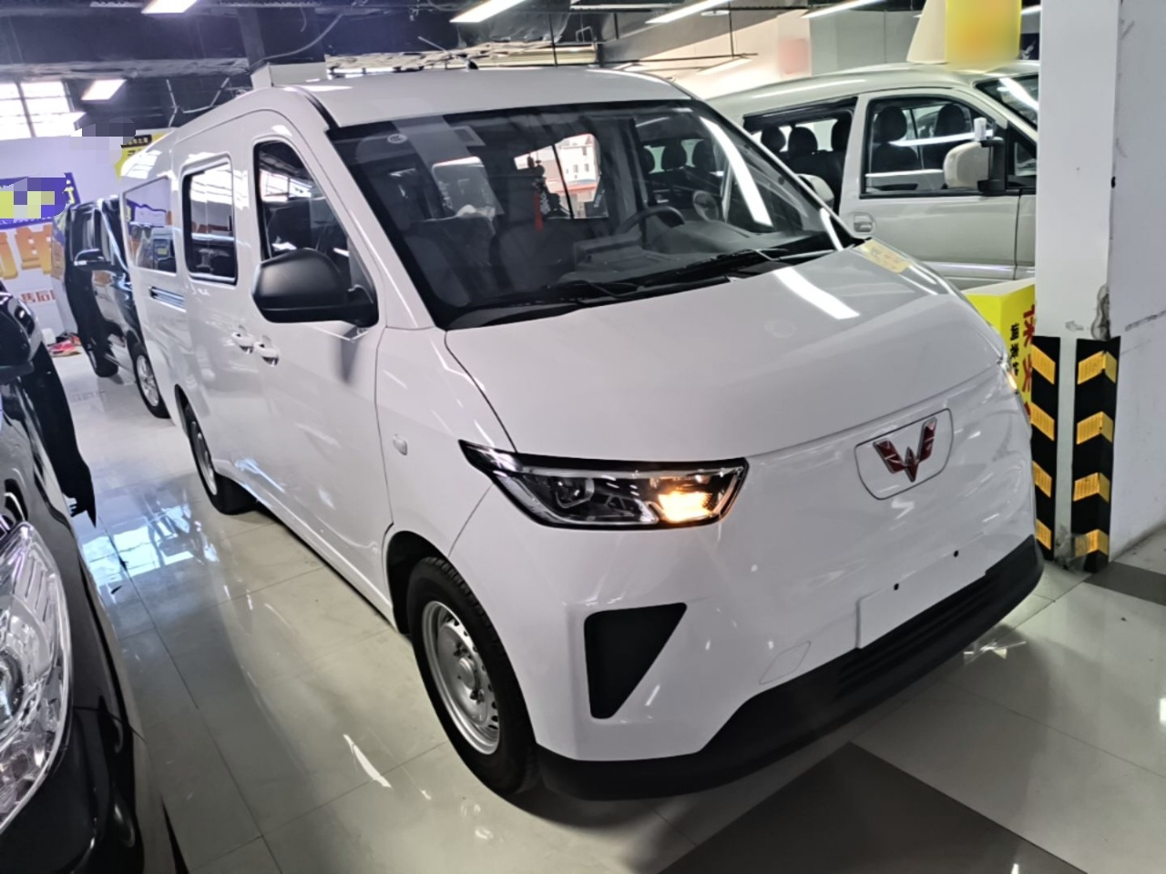 Wuling 2025 310KM Bus photo 5