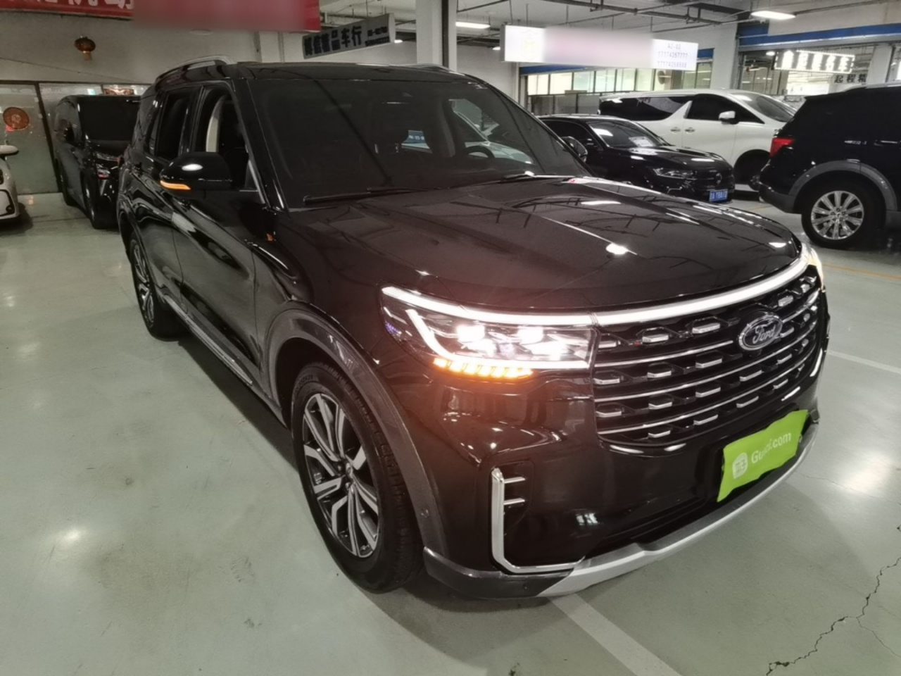 Explorer 2023 EcoBoost 285 AWD Titanium 6-Seater photo 3