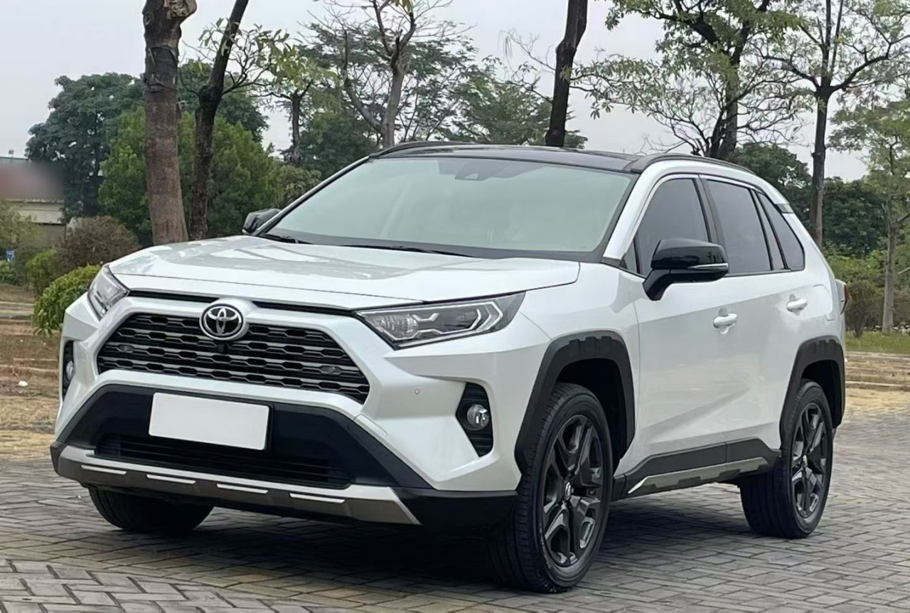 RAV4 2022 2.0L CVT AWD Premium photo 2