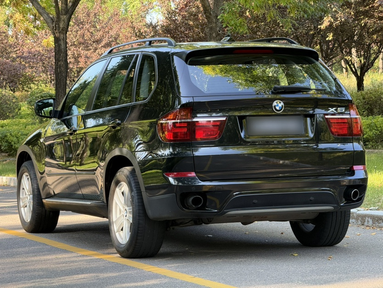 X5 Imported 2011 xDrive35i Leading photo 3