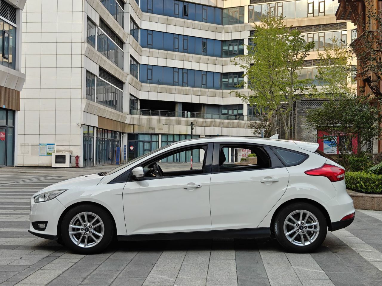 Focus 2018 Hatchback Classic EcoBoost 125 AT Fashion photo 4