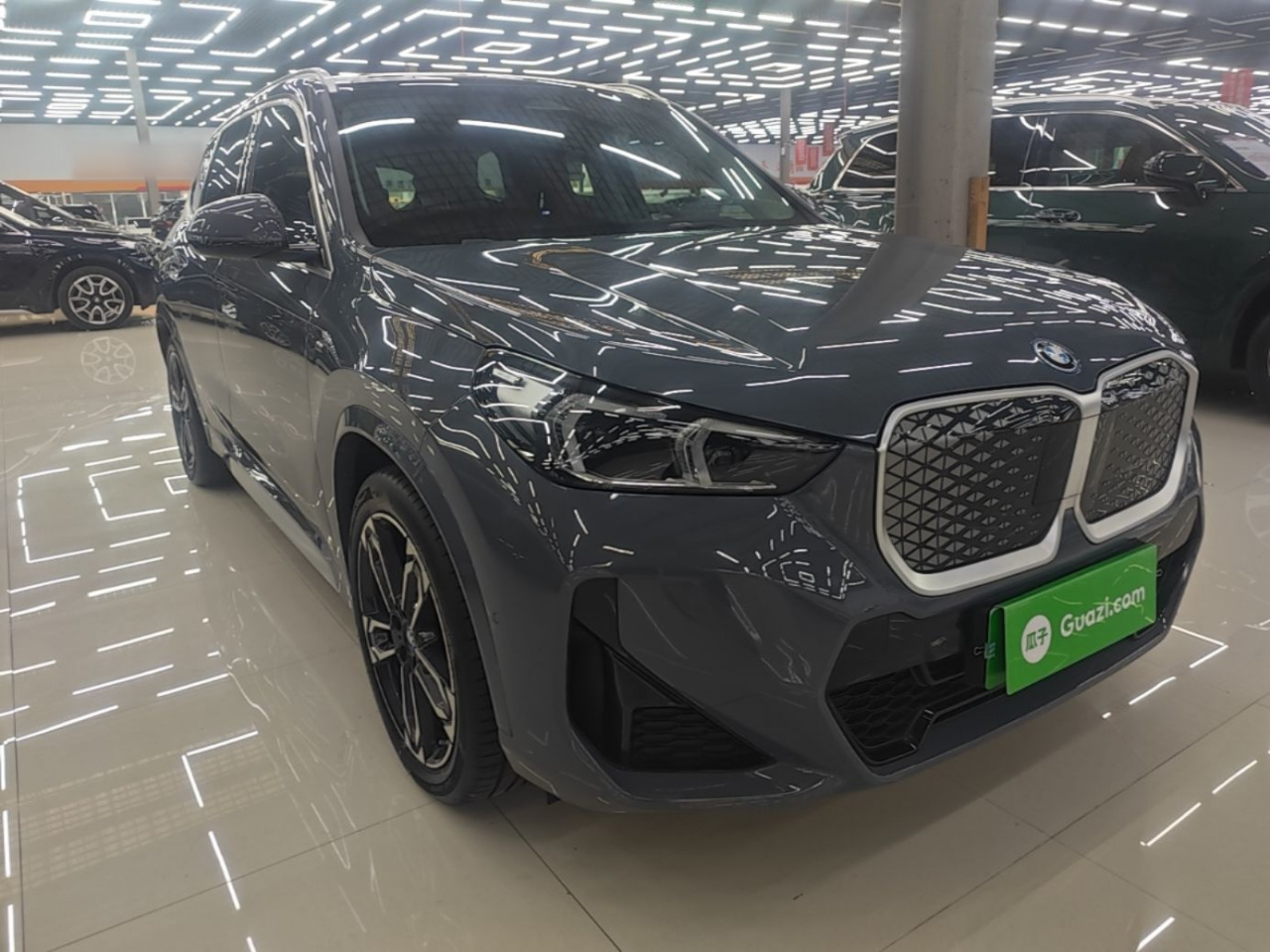 iX1 2023 eDrive25L M Sport Package photo 3