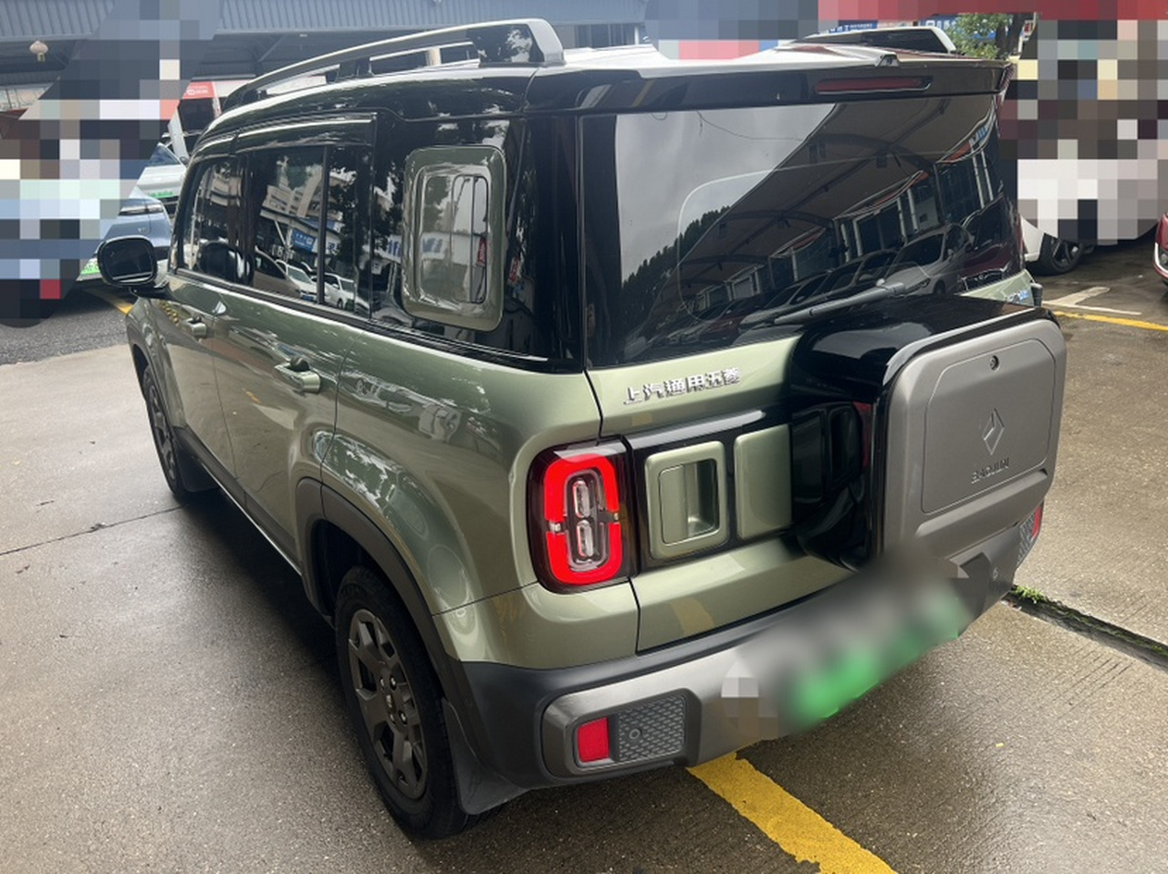 Plus 2024 Smart Premium 4-Seater photo 2