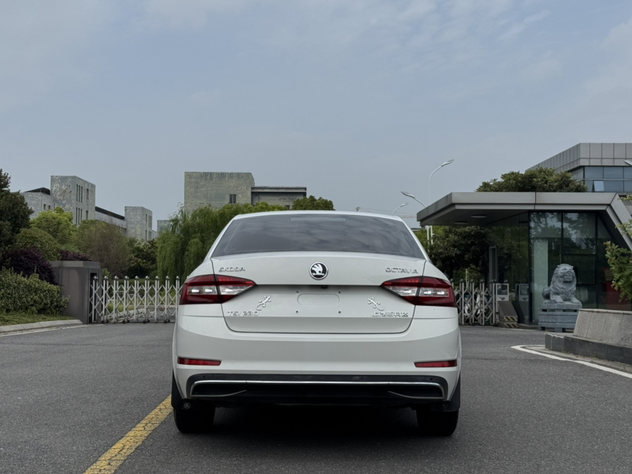 Octavia 2019 TSI230 DSG Luxury photo 3