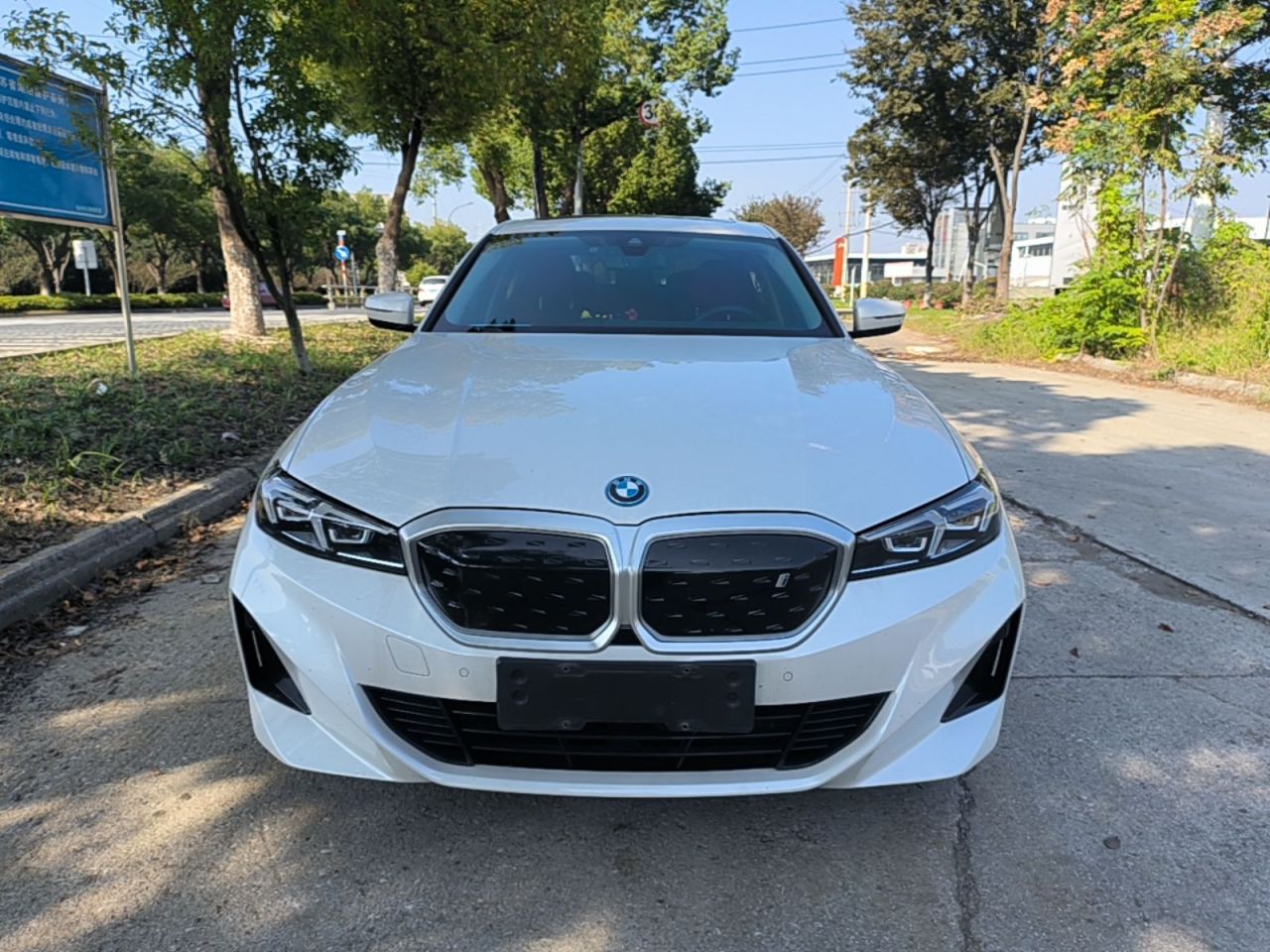 i3 2025 eDrive 35 L photo 2