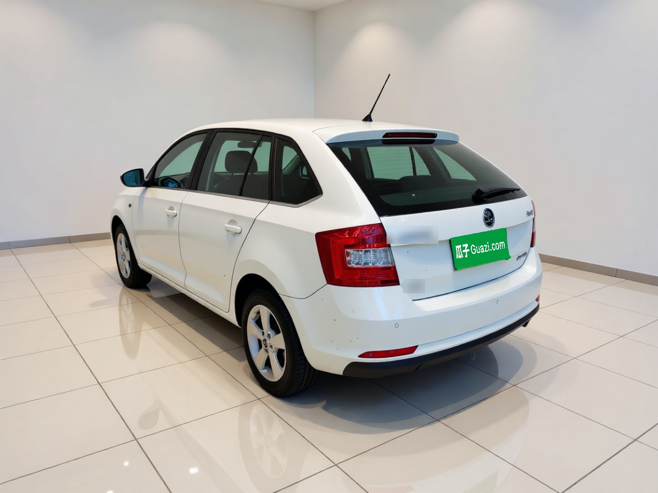 Rapid Spaceback 2014 1.4TSI DSG Comfort photo 4