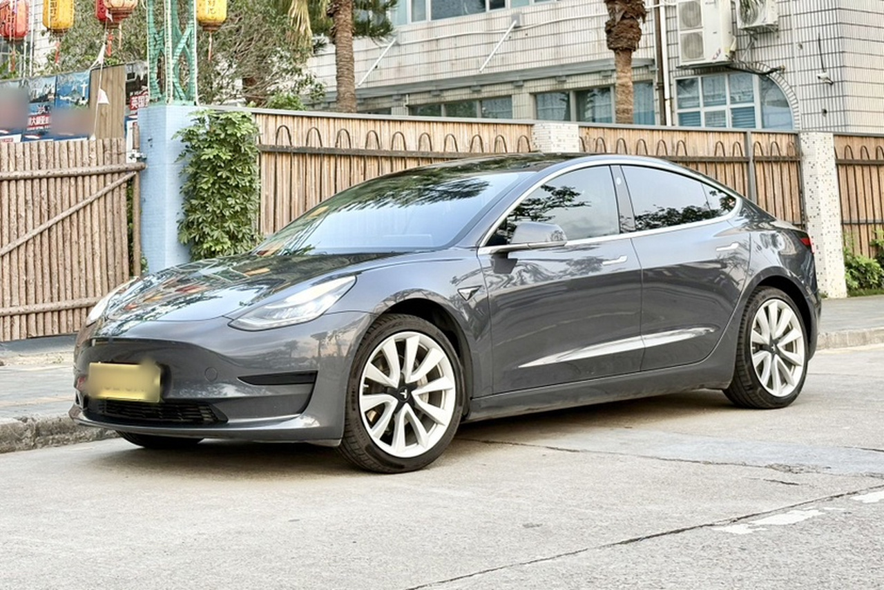 Model 3 2019 Standard Range RWD Upgraded