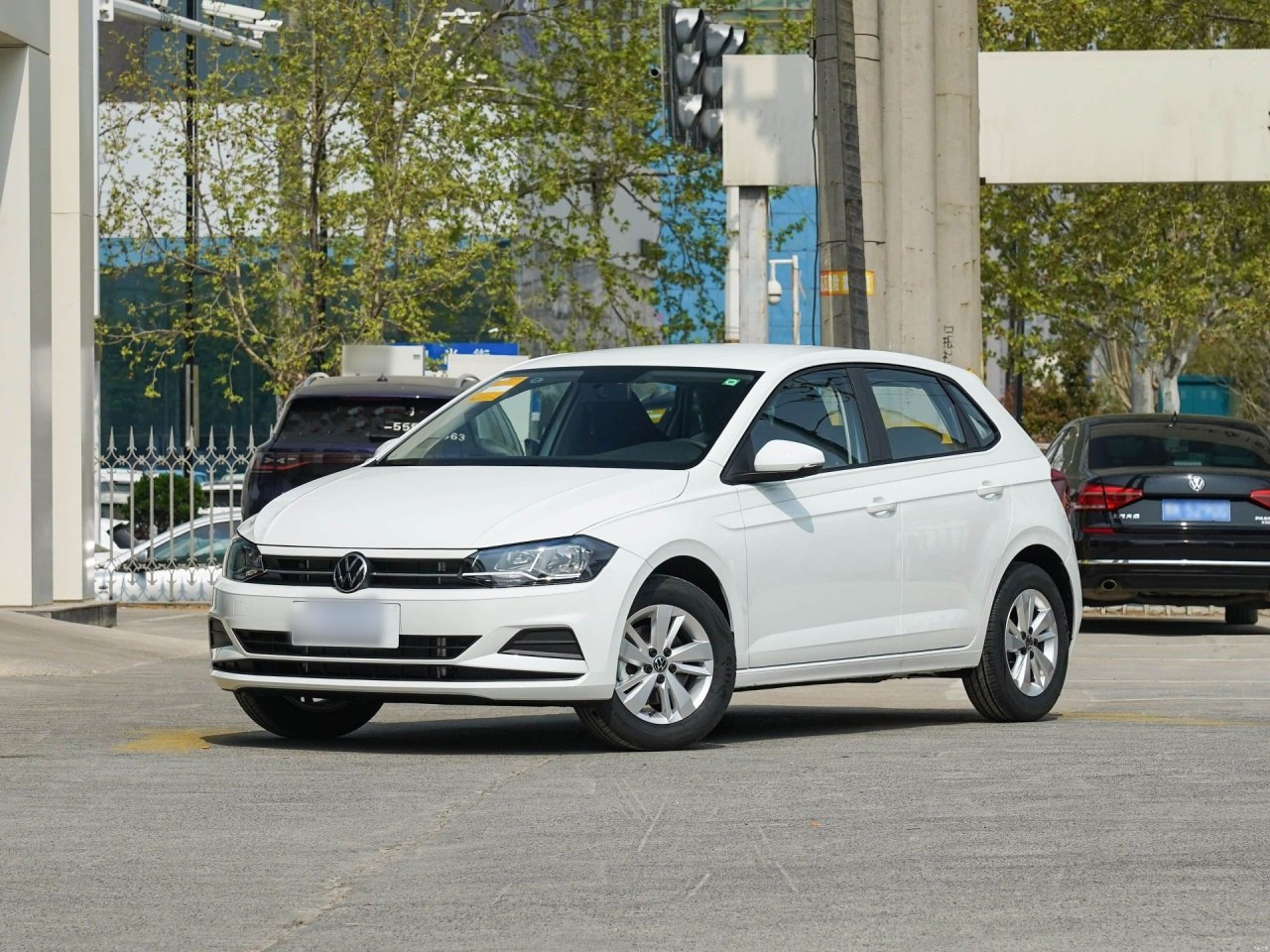 Polo 2023 Facelift Plus 1.5L AT