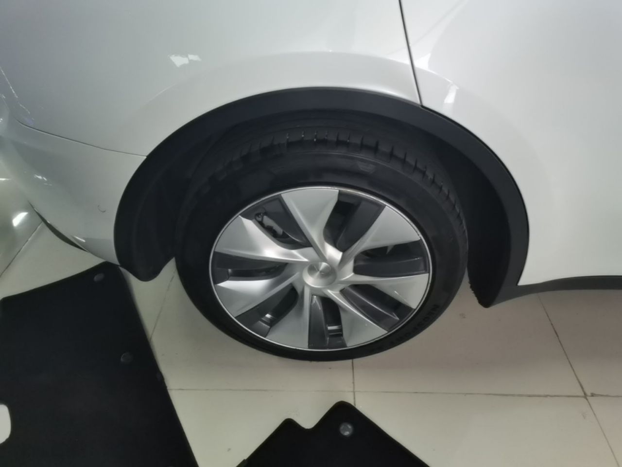 Model Y 2021 Long Range AWD 3D7 photo 4