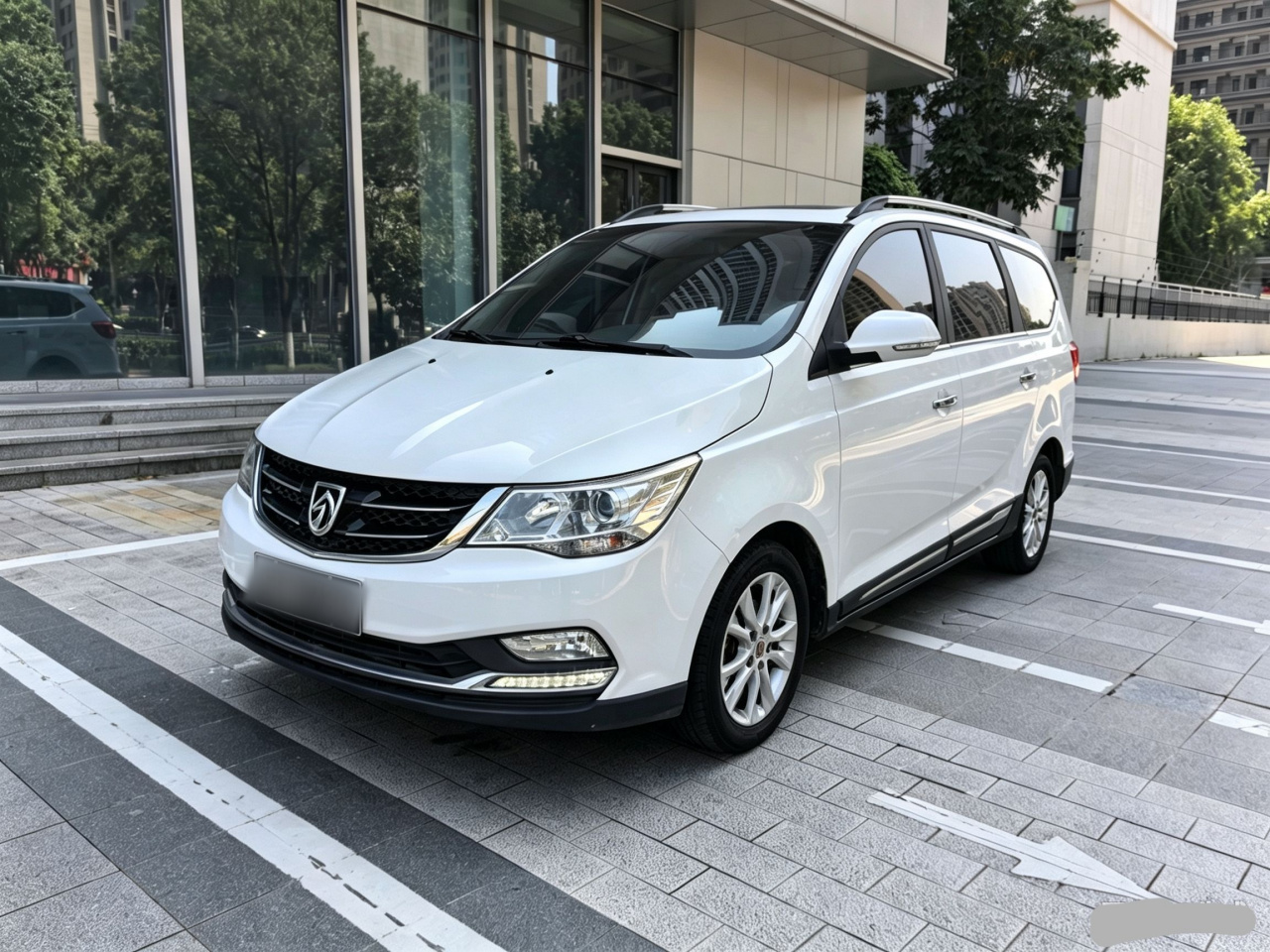 730 2016 1.8L iAMT Luxury 7-Seater