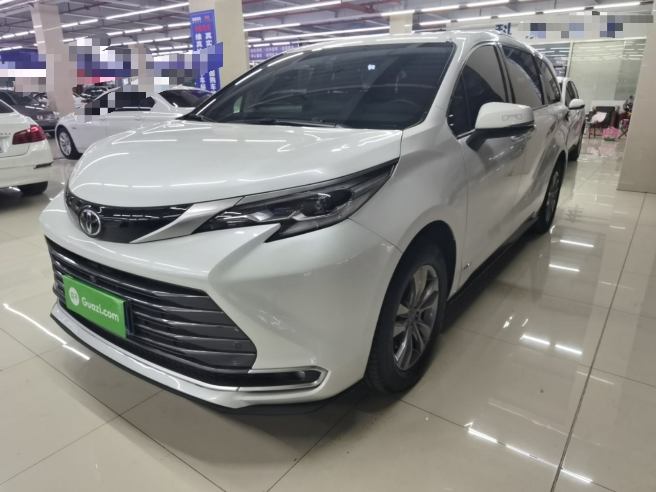 Sienna 2024 2.5L Hybrid AWD Premium