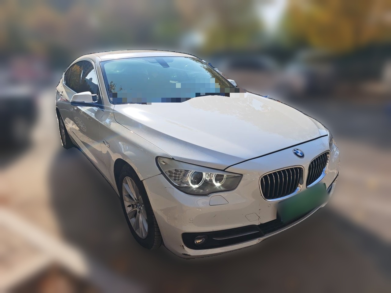 5 SeriesGT 2015 528i Leading photo 3